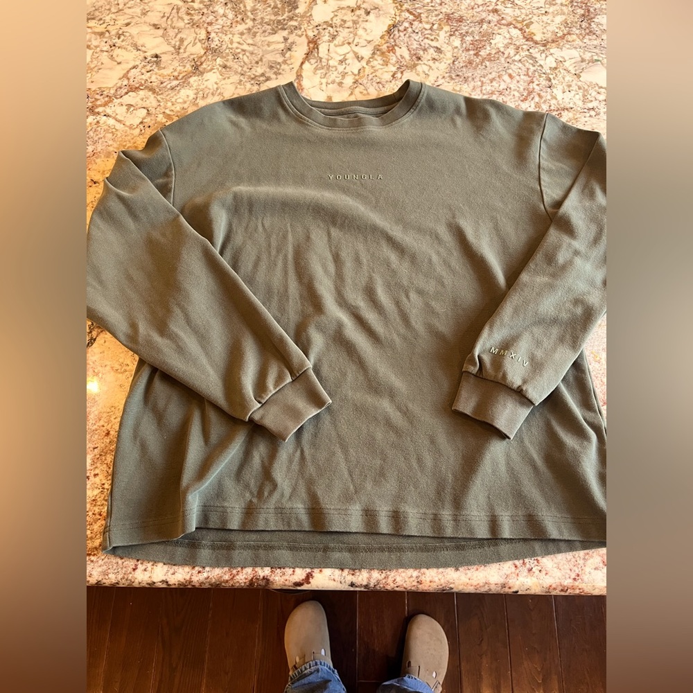 Comfy Oversized YOUNGLA Crewneck
Size:L